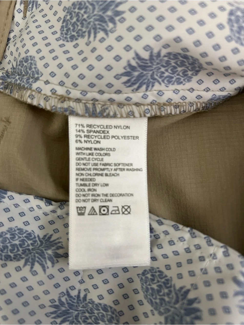 Tommy Bahama Chip Shot 10 Inch Short IslandZone UPF 30 Stone Khaki Size 42 NWT